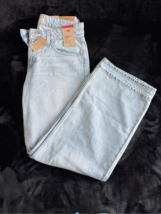 Levi's Denim - Levi's Light Wash Superlow Loose Jeans with tags